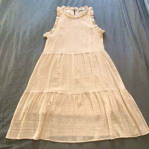 Sleeveless tiered beige dress